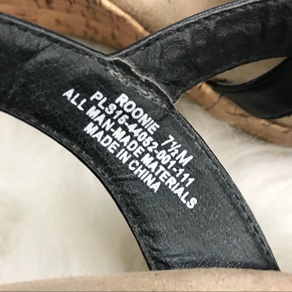 Yuu Roonie Floral Open Toe Wedge Sandals in Black - Picture 5 of 5